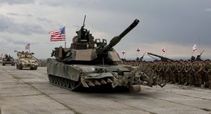 Klikkaa suurentaaksesi US tanks in military exercises