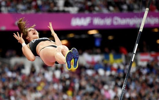 Anicka Newell - Women's Pole Vault Final at 2017 IAAF World