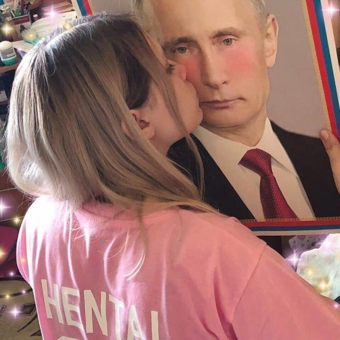 Klikkaa suurentaaksesi Kissing Putin